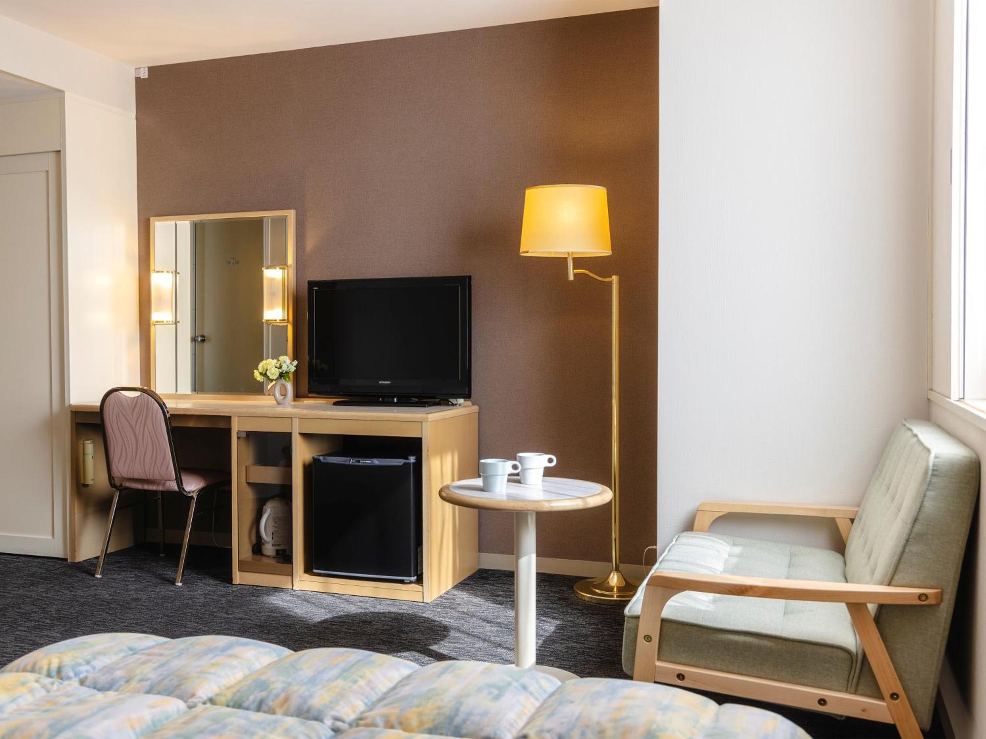 Tsubamesanjo Washington Hotel Екстериор снимка
