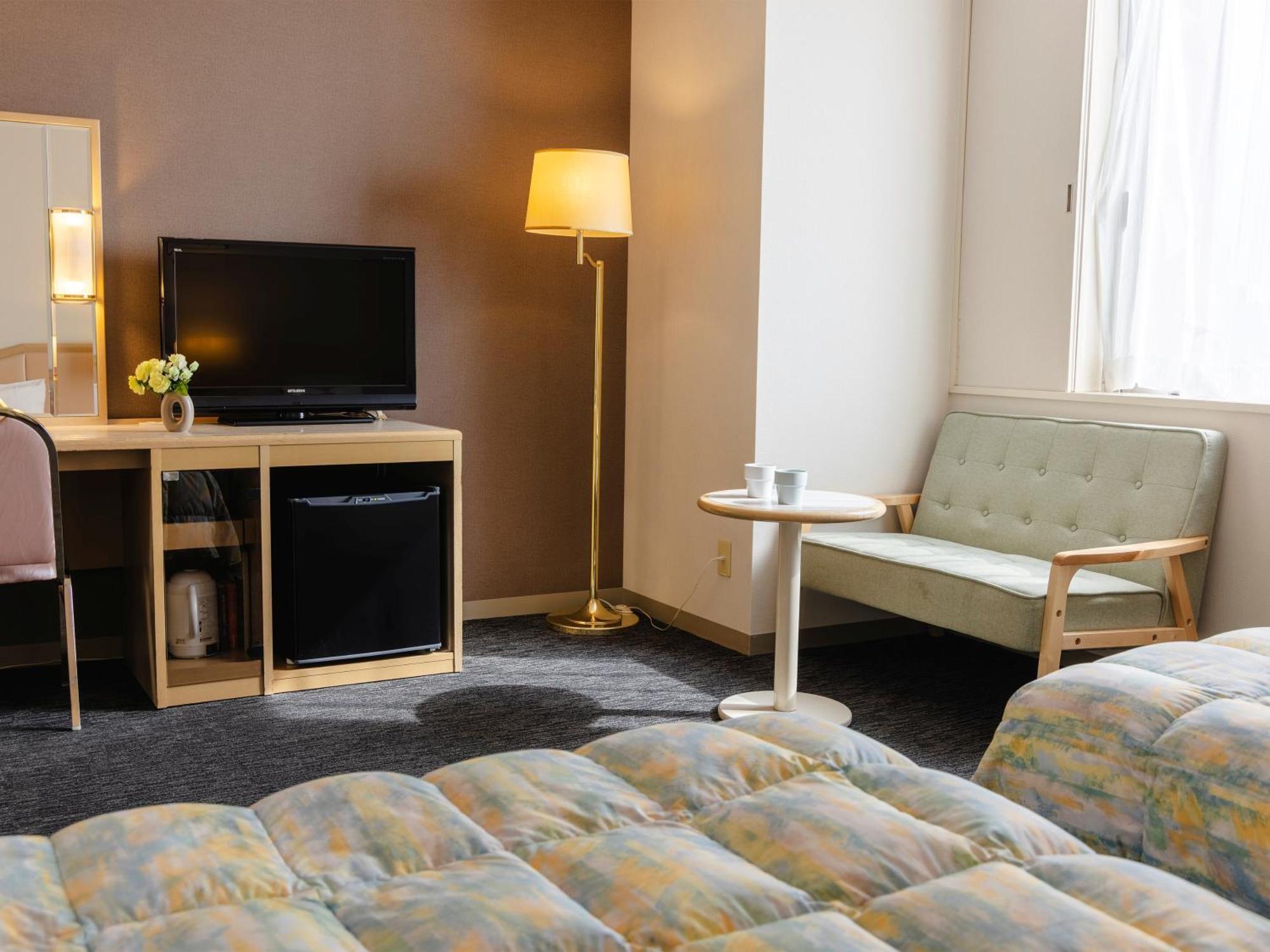 Tsubamesanjo Washington Hotel Екстериор снимка